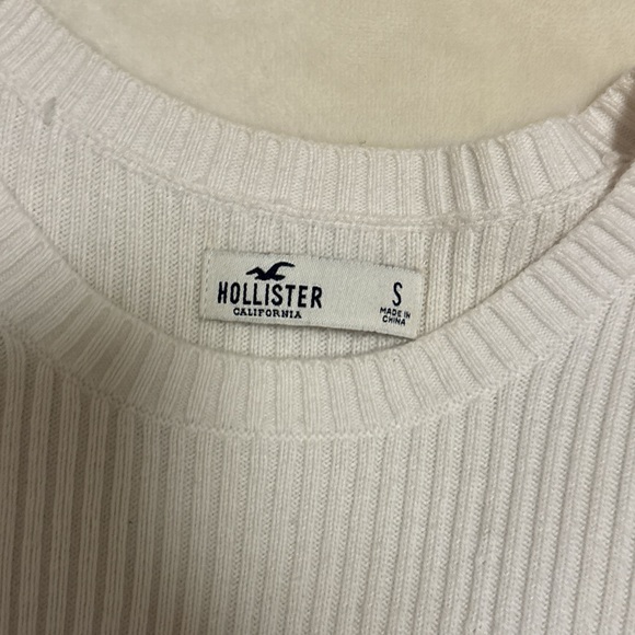 hollister white sweater with black stripes warm - Picture 2 of 4
